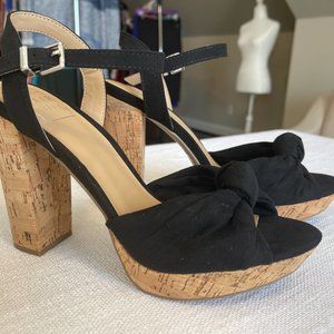 Kaari Blue™ Ronni Sandals, Black, Size 7.5, brand new in box